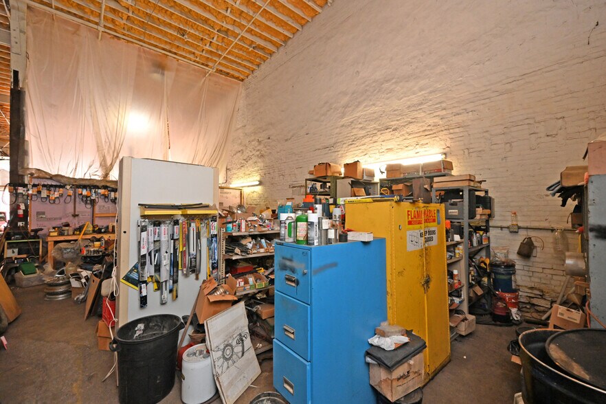 More Photos Of 2025 Dunlap St, Cincinnati Light Manufacturing For Sale