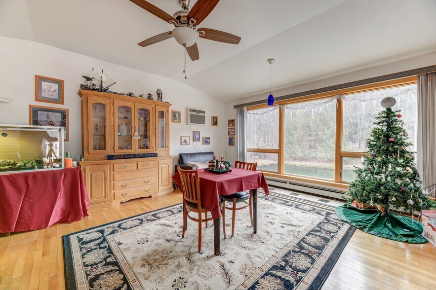 More Photos Of 160 Creamery Rd, Greenville Restaurant For Sale