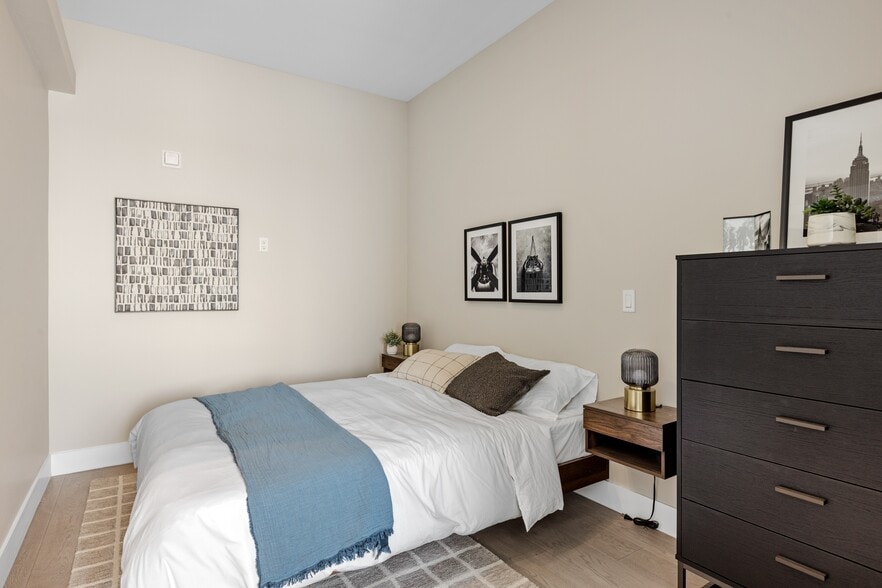 More Photos Of 180 Kanata Av, Ottawa Apartments For Lease