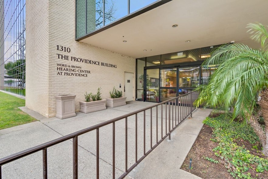 More Photos Of 1310 W Stewart Dr, Orange Medical For Sale