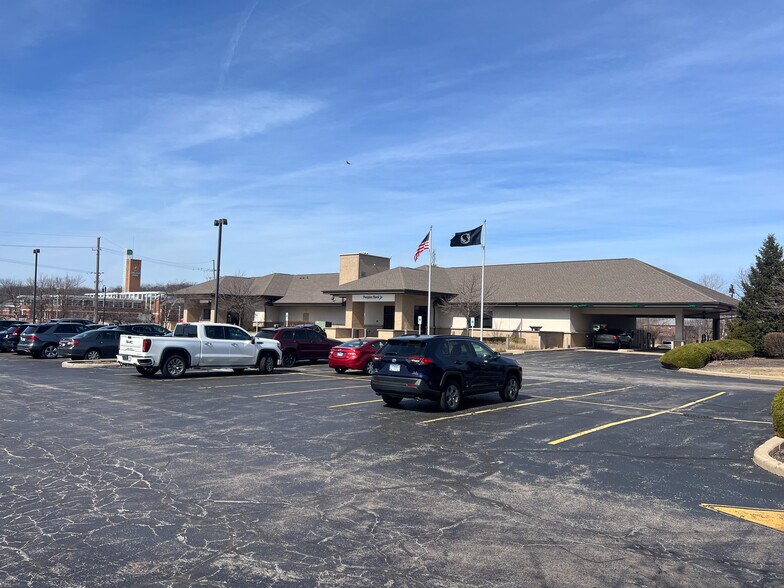 More Photos Of 14711 S Ravinia Ave, Orland Park General Retail For Sale