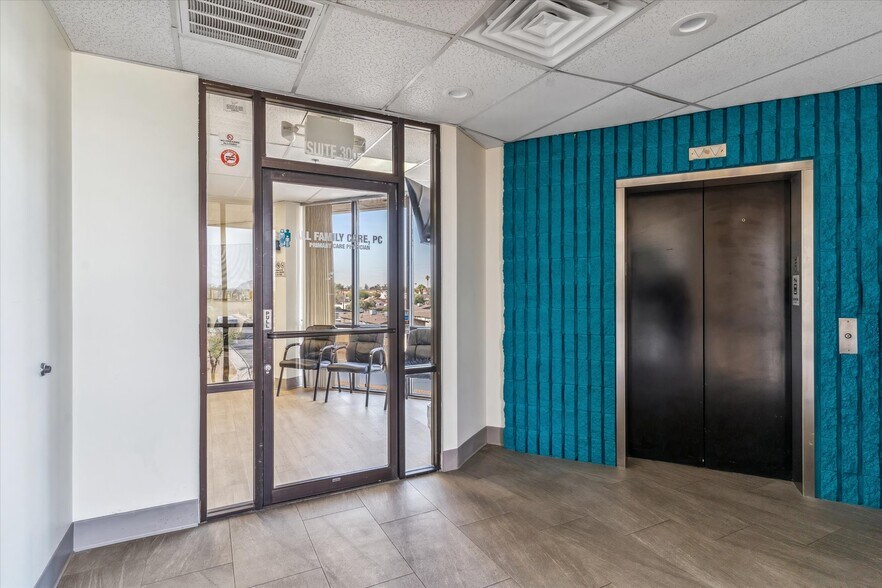 More Photos Of 4220 N 20th Ave, Phoenix Medical For Lease