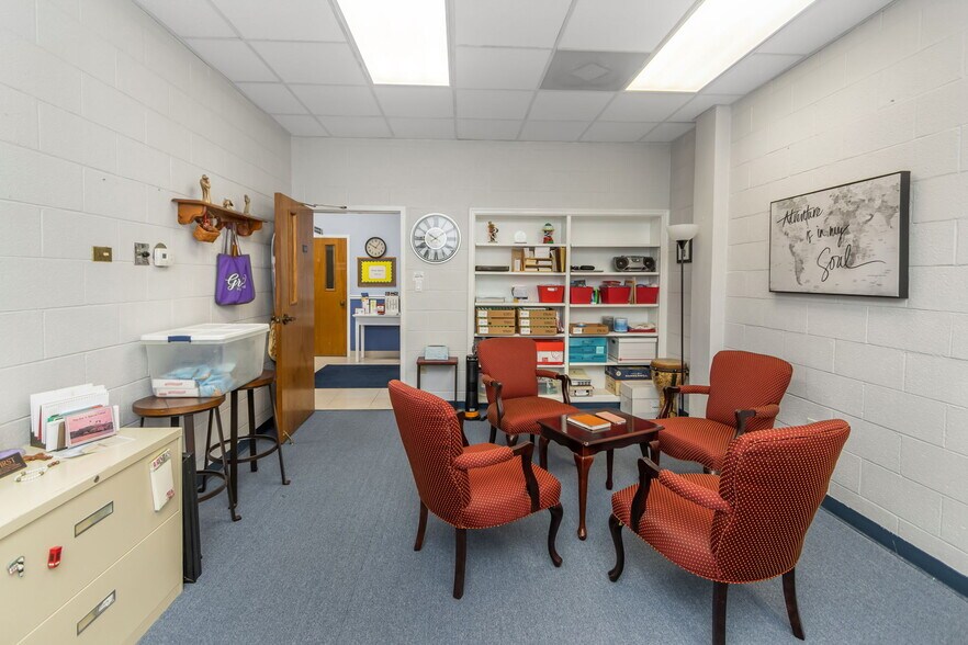 More Photos Of 411 Turner St, Clearwater Religious Facility For Lease