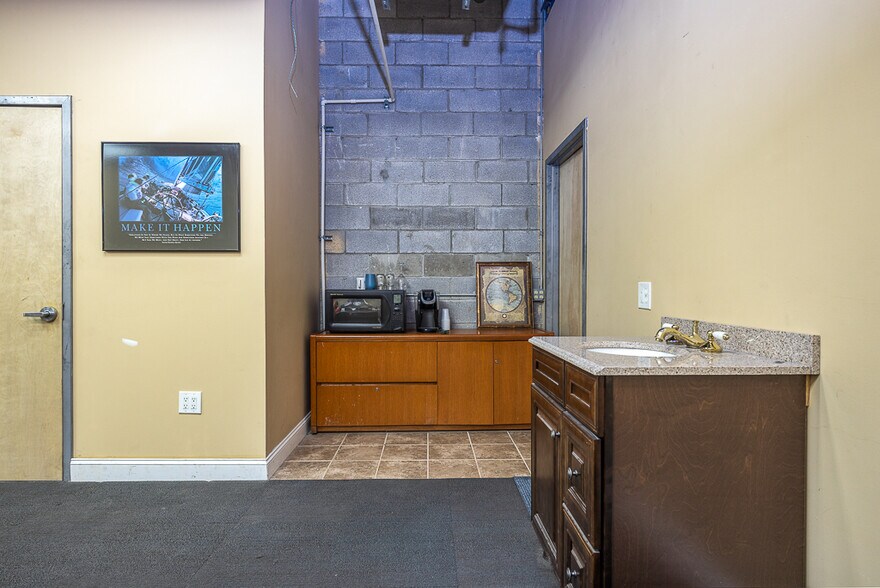 More Photos Of 1 Ten Eyck St, Stony Point General Retail For Sale