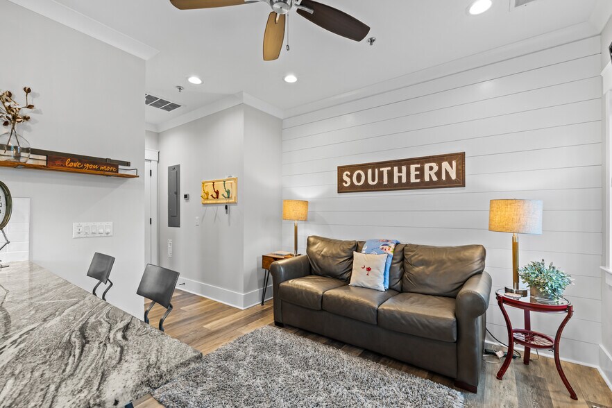 More Photos Of 8 State of Mind St, Bluffton Loft Creative Space For Sale