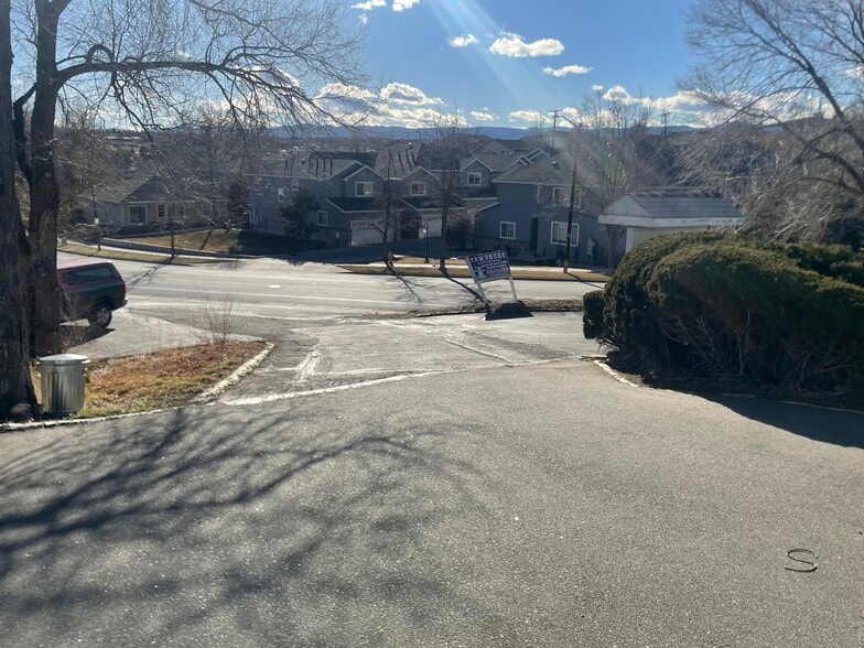 More Photos Of 3310-3320 S Knox Ct, Englewood Research And Development For Lease