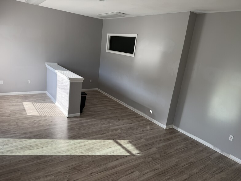 More Photos Of 131 & 133 Red Bank Road, Goose Creek Loft Creative Space For Lease