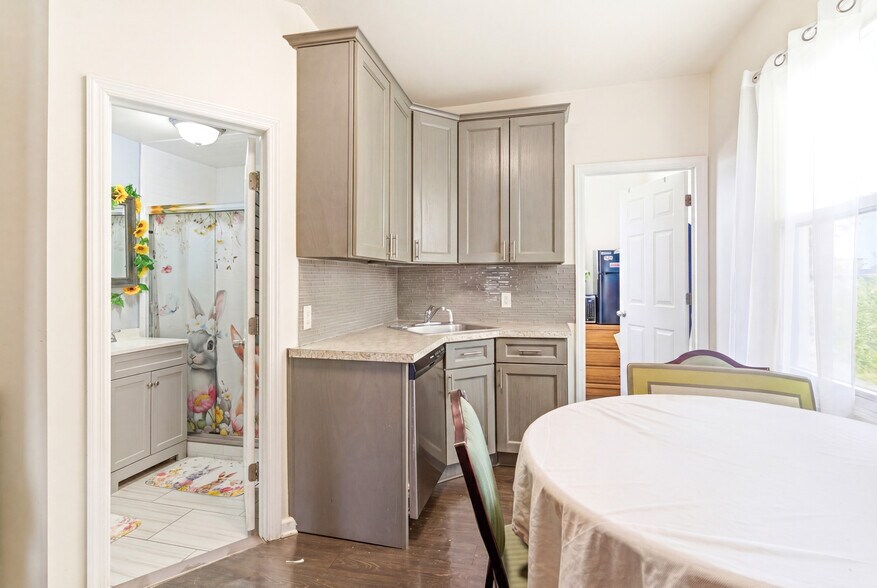 More Photos Of 237 Astor St, Newark Apartments For Sale