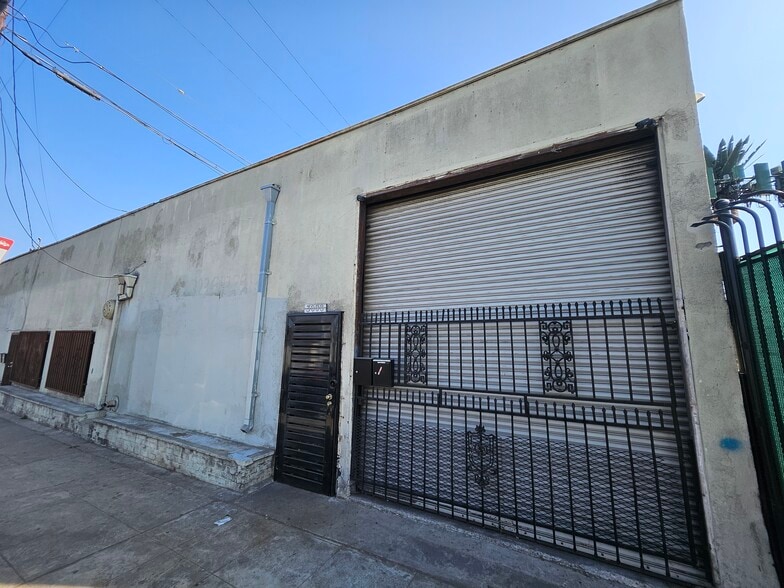 Primary Photo Of 3008 W Hyde Park Blvd, Los Angeles Warehouse For Lease