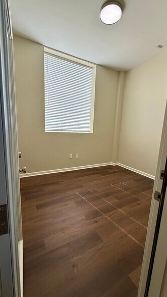 More Photos Of 911 15th St, Columbus Warehouse For Lease