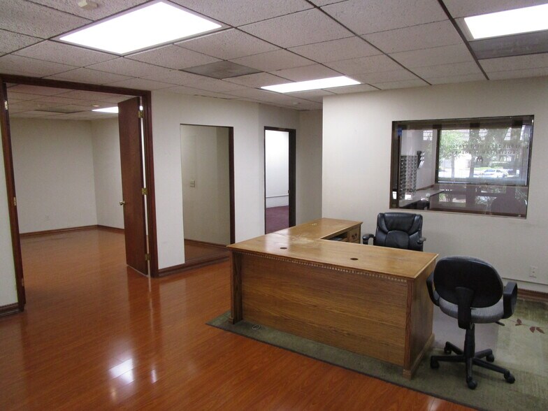 More Photos Of 5053 La Mart Dr, Riverside Medical For Lease