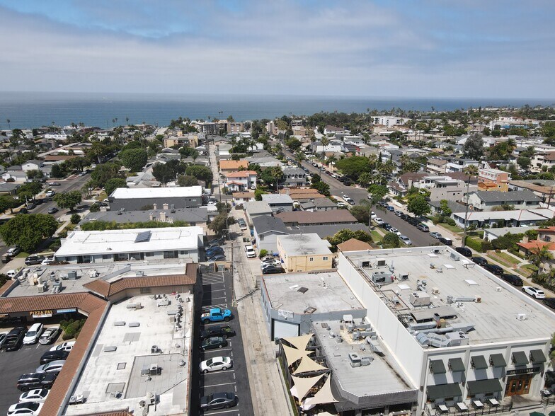 More Photos Of 5026 Cass St, San Diego Freestanding For Lease