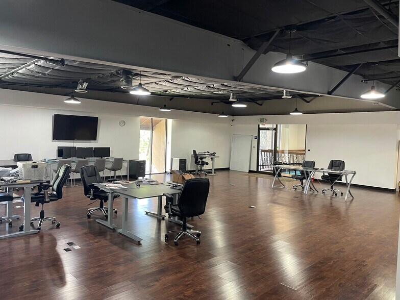 More Photos Of 3687 Old Santa Rita Rd, Pleasanton Storefront Retail Office For Lease