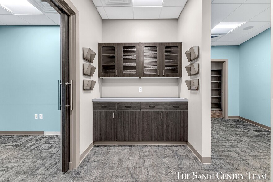 More Photos Of 16986 Robbins Rd, Grand Haven Medical For Lease