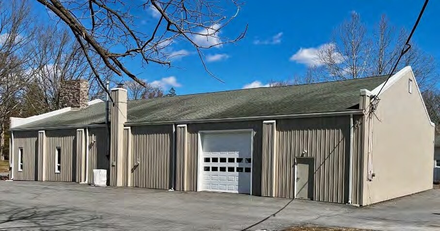 More Photos Of 300 5th St, Belvidere Light Distribution For Sale
