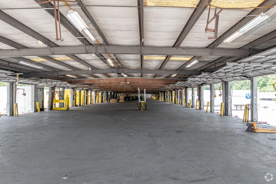 More Photos Of 4401 Bowman Industrial Ct, Conley Truck Terminal For Lease
