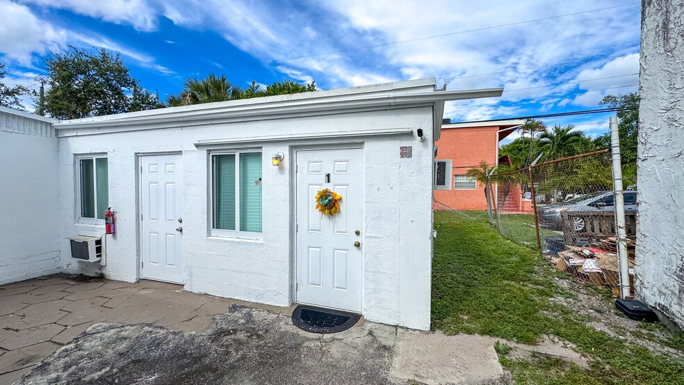 More Photos Of 211 SW 2nd Ct, Pompano Beach Apartments For Sale