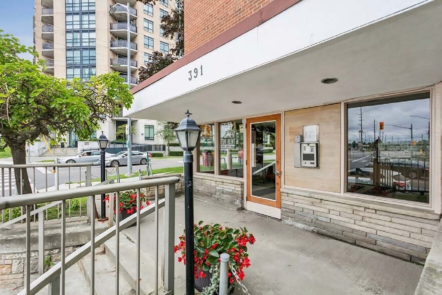 More Photos Of 391 Major Mackenzie Dr E, Richmond Hill Apartments For Sale