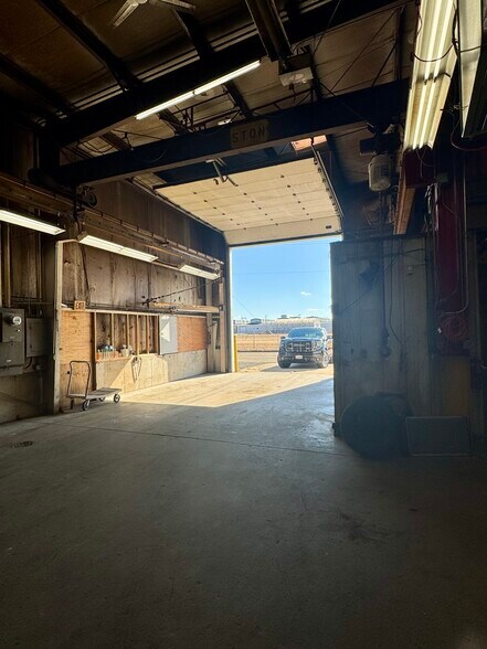 More Photos Of 1910-1912 23rd Ave, Rockford Manufacturing For Sale