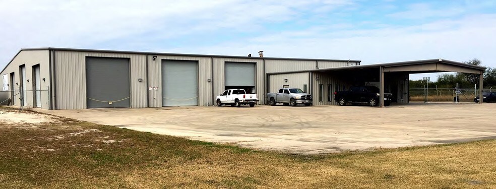 Primary Photo Of 9007 N US Hwy 59, Victoria Warehouse For Sale