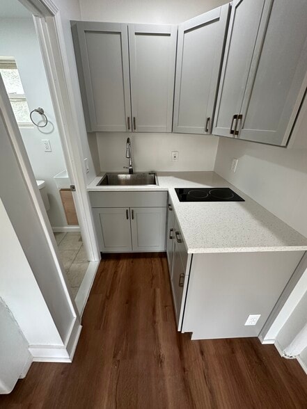 More Photos Of 16001 Dixie Hwy, Holly Apartments For Sale