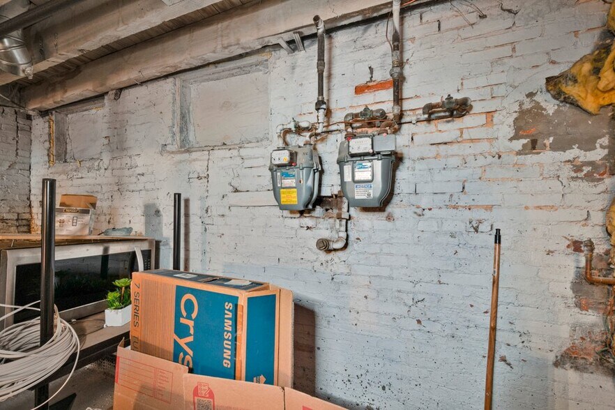 More Photos Of 2024 Saint Paul St, Baltimore Apartments For Sale