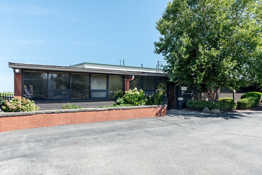 Primary Photo Of 12600 Triskett Rd, Cleveland Flex For Lease