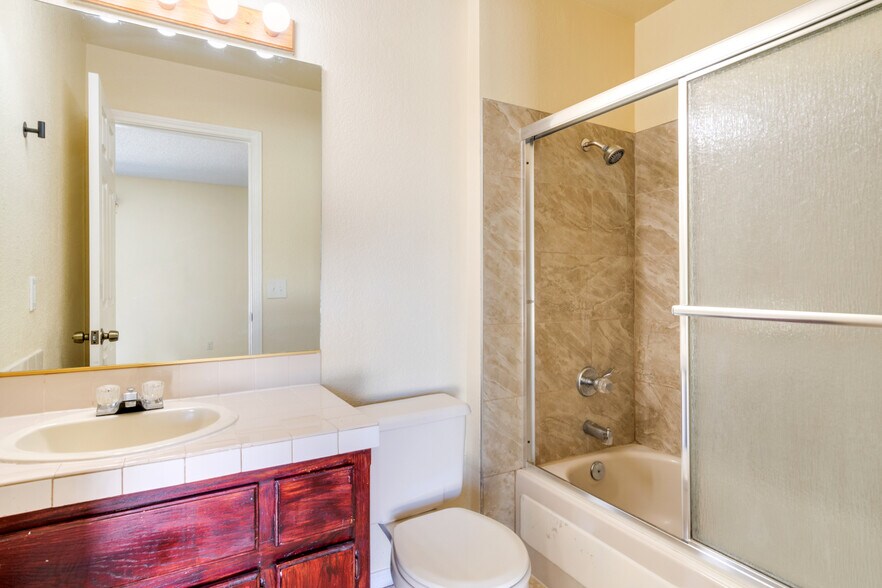 More Photos Of 19087 Allegheny Rd, Apple Valley Apartments For Sale