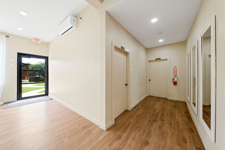 More Photos Of 19588 K St, Somerset Restaurant For Sale