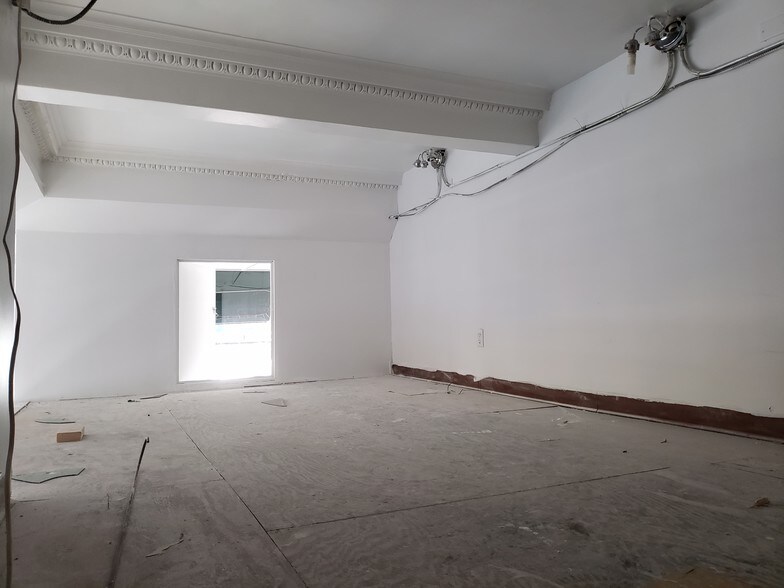 More Photos Of 109 Lafayette St, New York Loft Creative Space For Lease