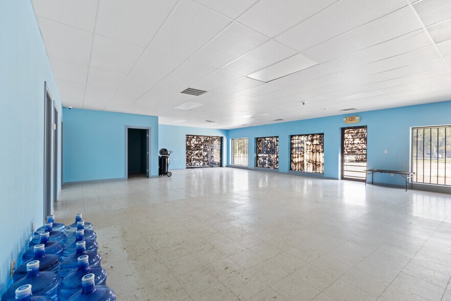 More Photos Of 347 N Ash St, Nowata Auto Dealership For Sale