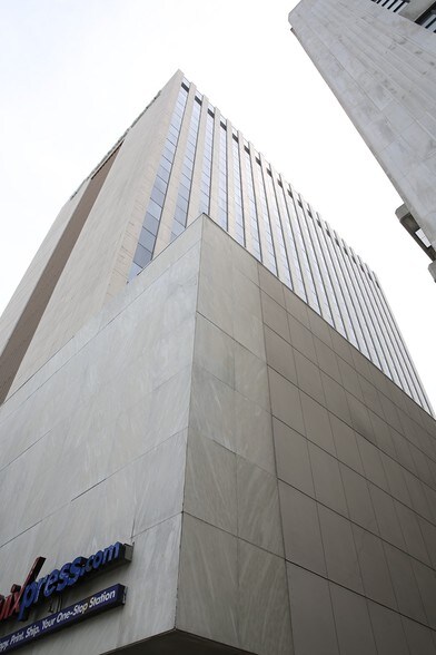 More Photos Of 3200 Wilshire Blvd, Los Angeles Office For Lease