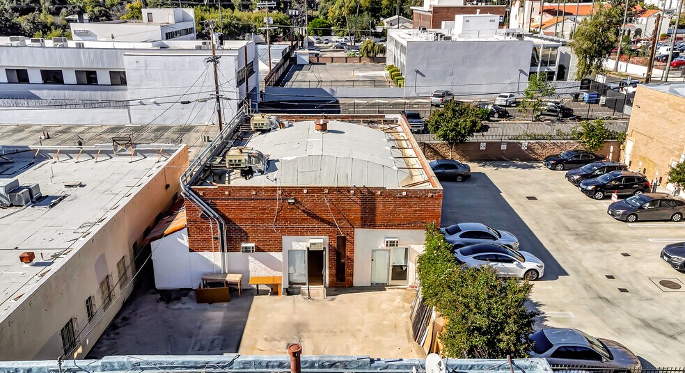 More Photos Of 14526 Haynes St, Van Nuys Industrial For Lease