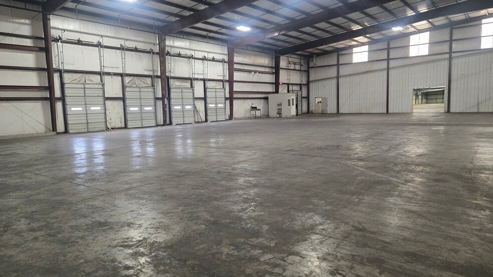 More Photos Of 113 Industrial Park Dr, Lincolnton Warehouse For Lease