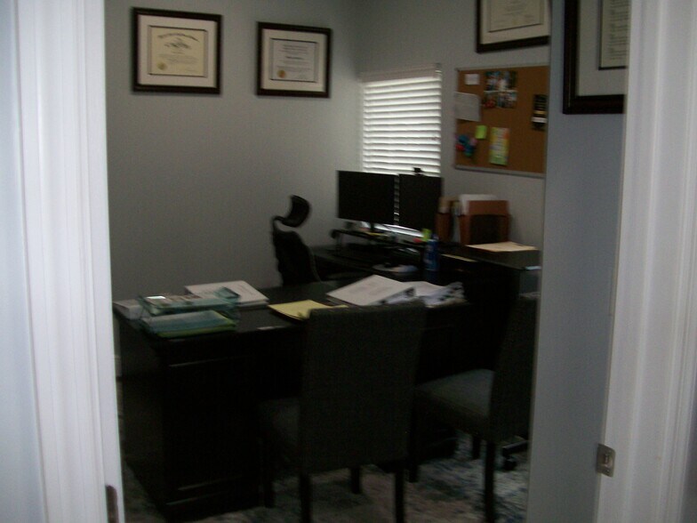 More Photos Of 337 N Fern Creek Ave, Orlando Office For Sale