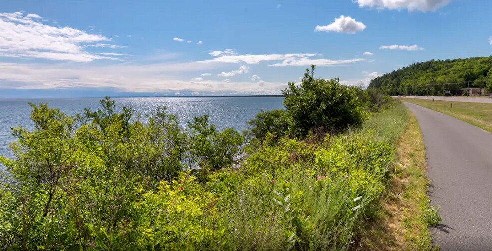 More Photos Of 2050 S US 41, Marquette Hotel For Sale