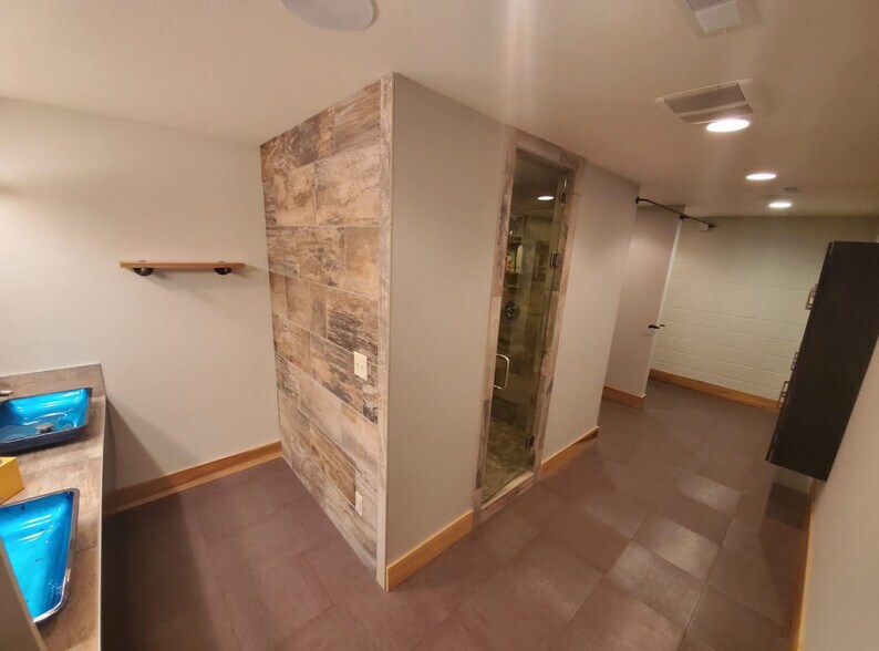 More Photos Of 3003 Hall St, Hays Medical For Sale