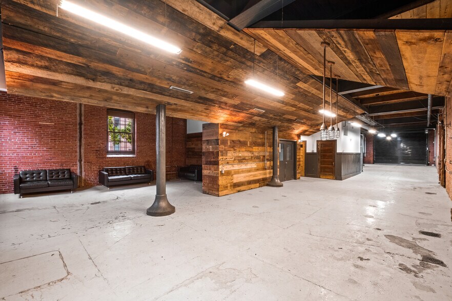 More Photos Of 1431 N Cadwallader St, Philadelphia Showroom For Lease
