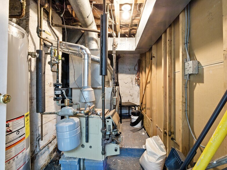 More Photos Of 6-8 Thorne St, Jersey City General Retail For Sale