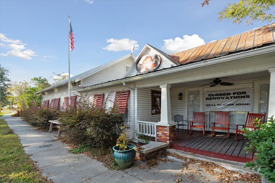 More Photos Of 115 NW 1st St, Trenton Restaurant For Sale