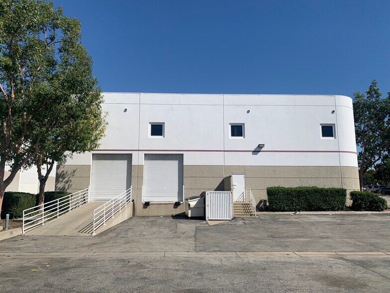 More Photos Of 1747 Wright Ave, La Verne Warehouse For Lease