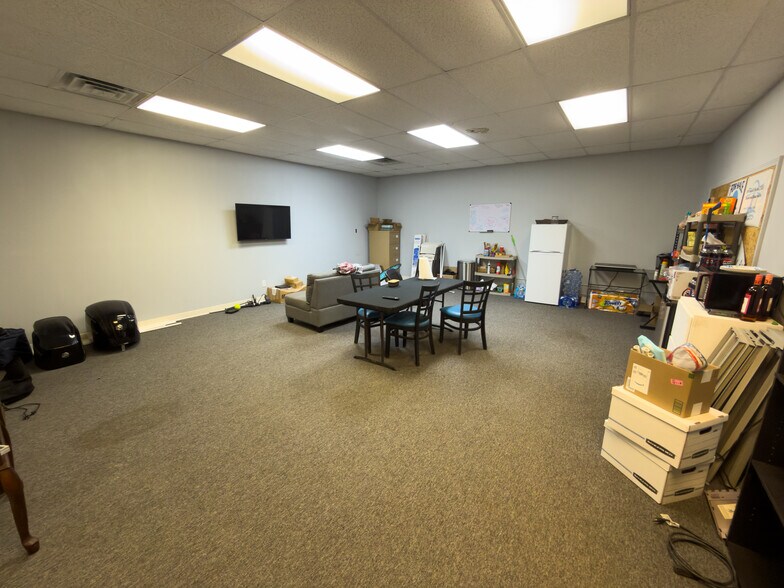 More Photos Of 1360 Upper Valley Falls Rd, Spartanburg Warehouse For Sale