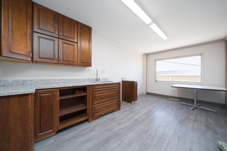 More Photos Of 1602 W 7th St, Owensboro Warehouse For Lease