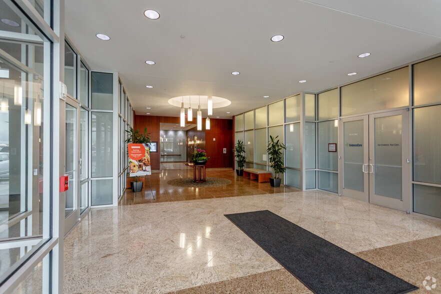 More Photos Of 1550 W McEwen Dr, Franklin Office Residential For Lease