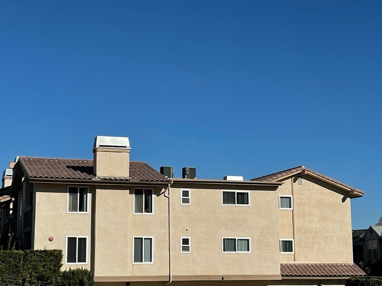 More Photos Of 4069 Goldfinch St, San Diego Apartments For Sale