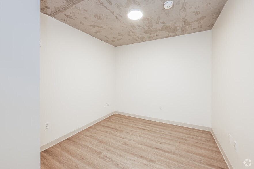More Photos Of 1400 Madison St, Seattle Apartments For Lease