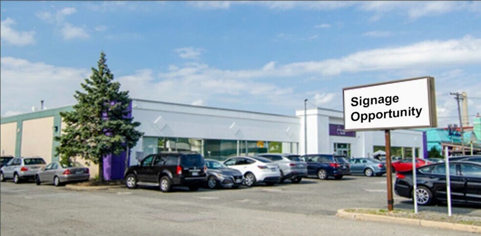 Primary Photo Of 975 Stewart Ave, Garden City Medical For Sale