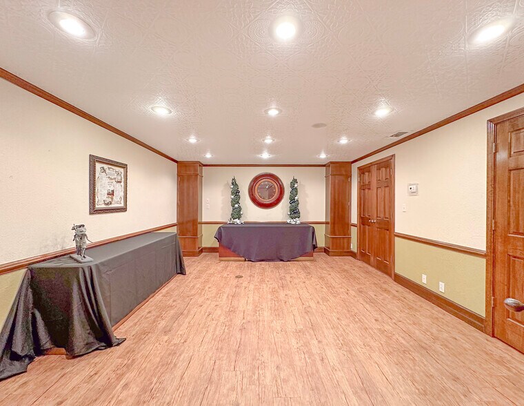 More Photos Of 101 Runnels St, De Kalb Lodge Meeting Hall For Sale