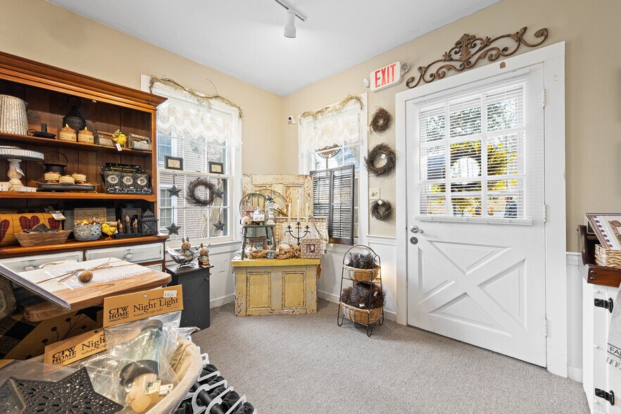More Photos Of 2 Norwich Rd, East Haddam General Retail For Sale