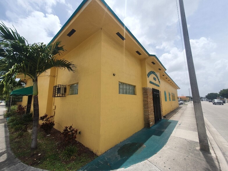 More Photos Of 4343 NW 17th Ave, Miami Religious Facility For Lease